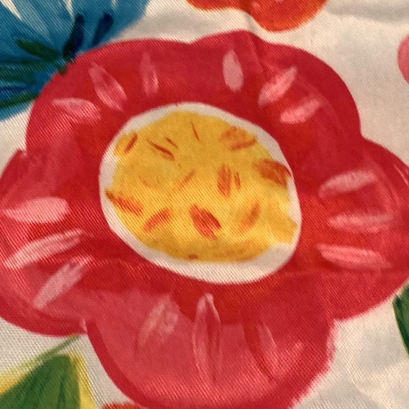 NEW SIX SPILL PROOF NAPKINS - Picture 3 of 4